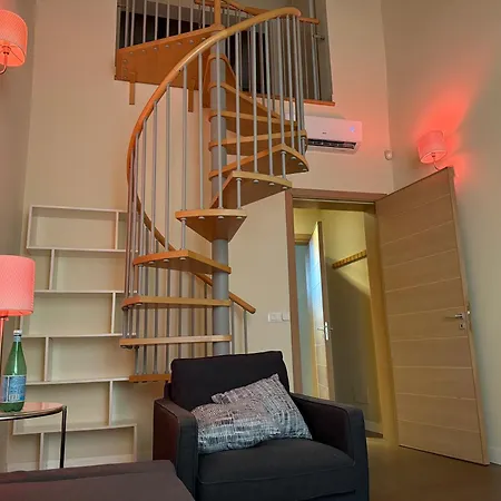 Eureka Apartment *
